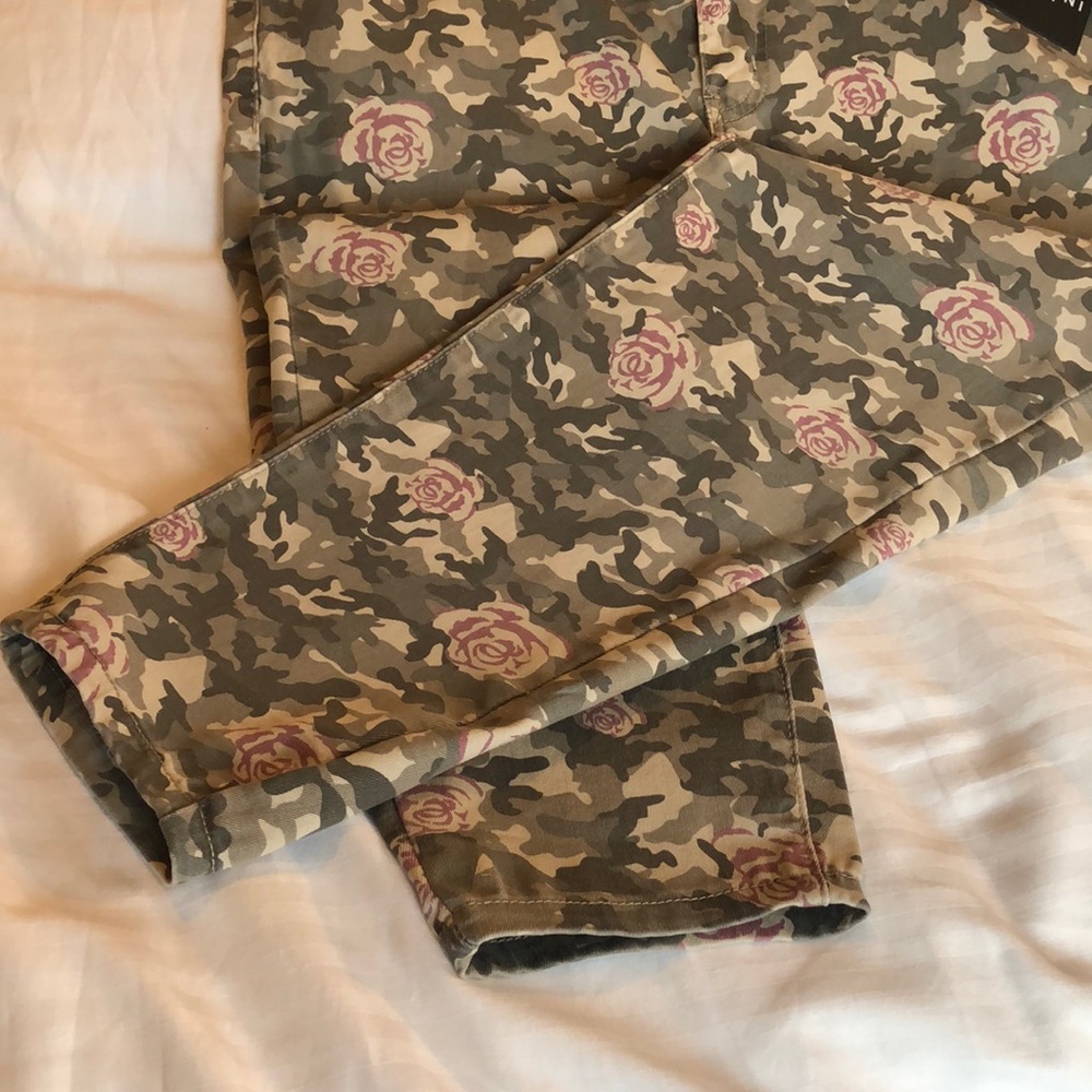 PINK ROSES MIXED WITH TRENDY “CAMO” comfy jeans.